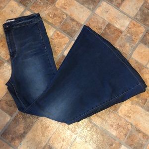Free People Just float in flare jeans, high rise